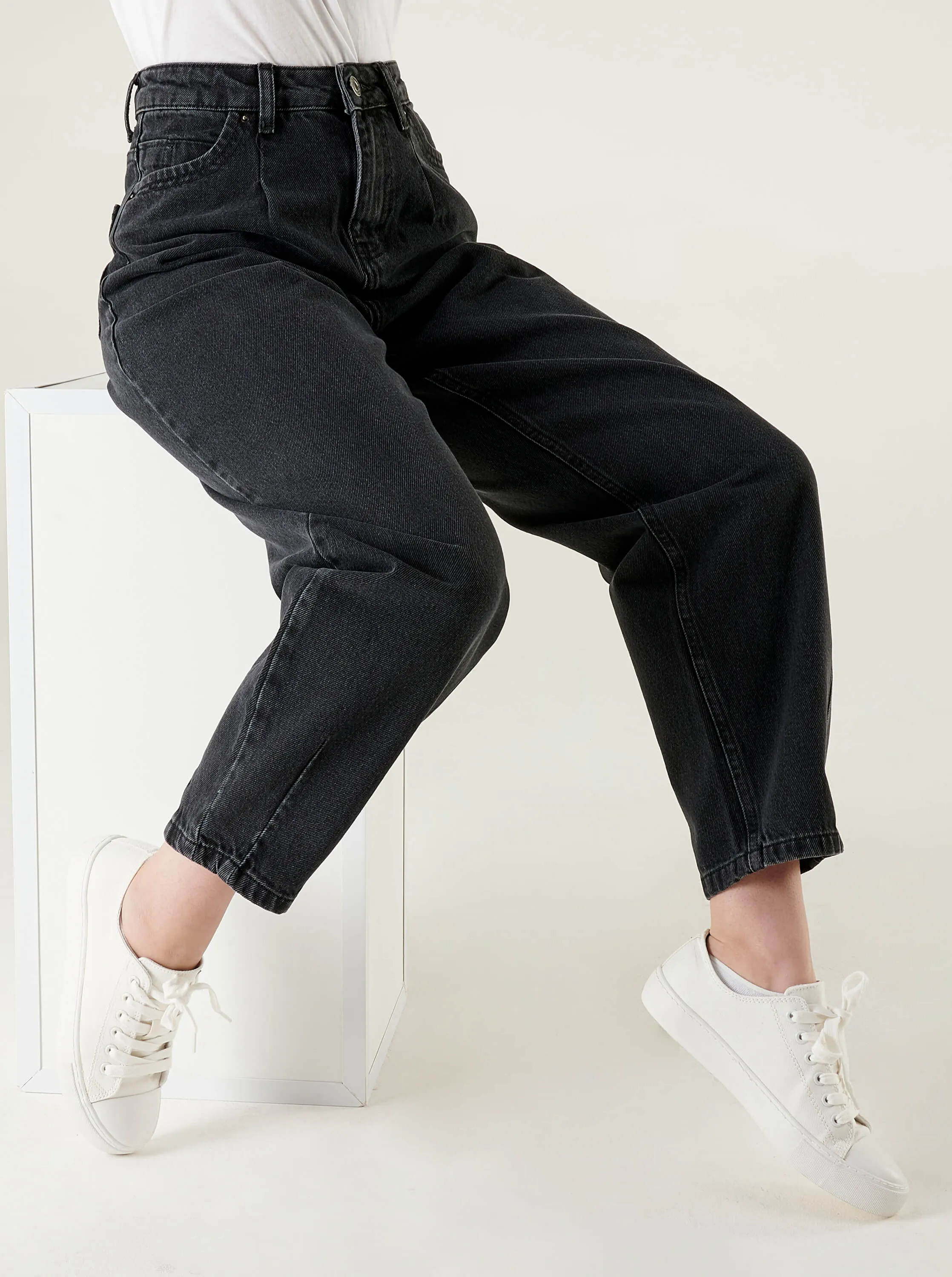 Black High Waist Balloon Jeans