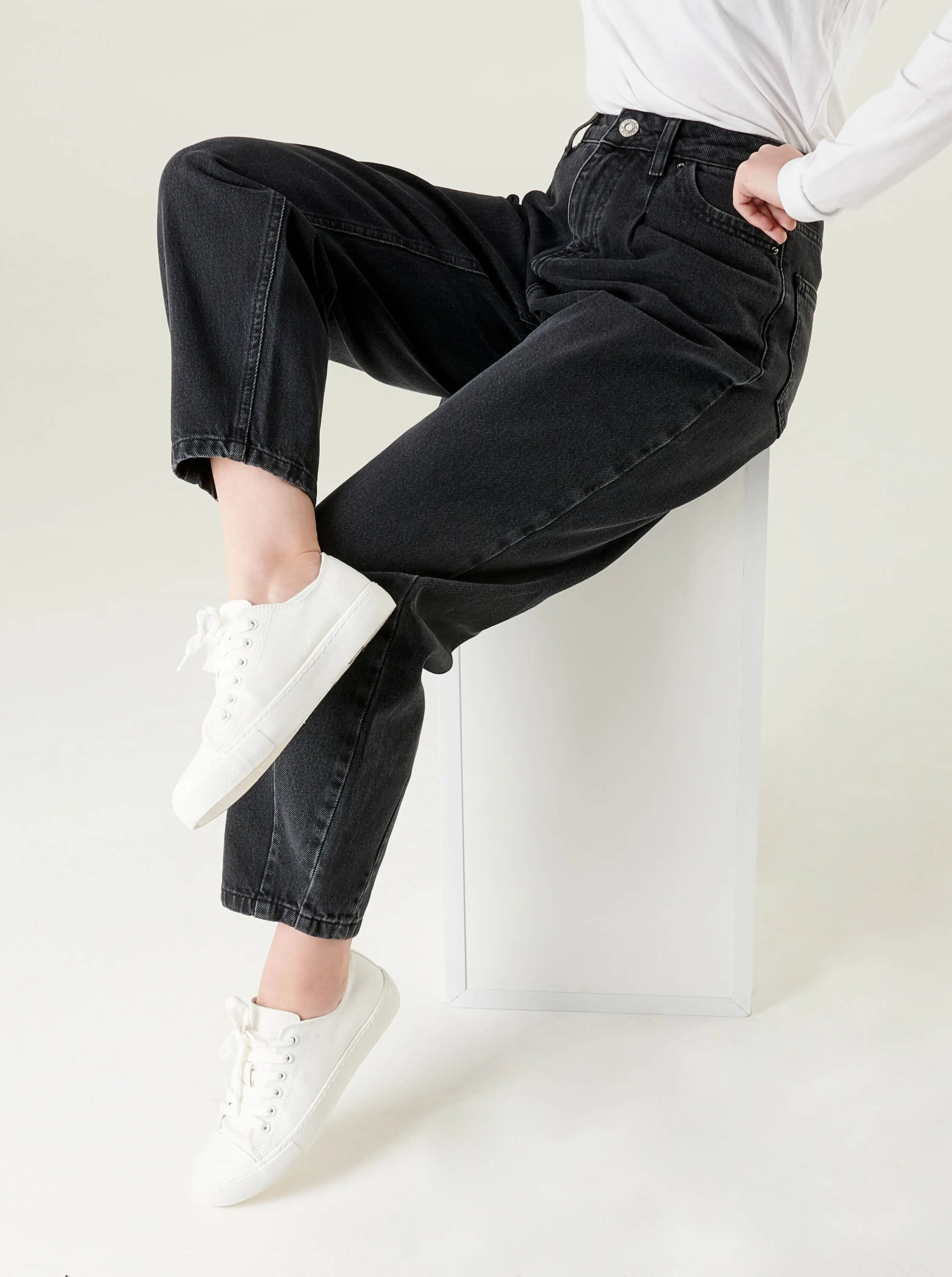 Black High Waist Balloon Jeans