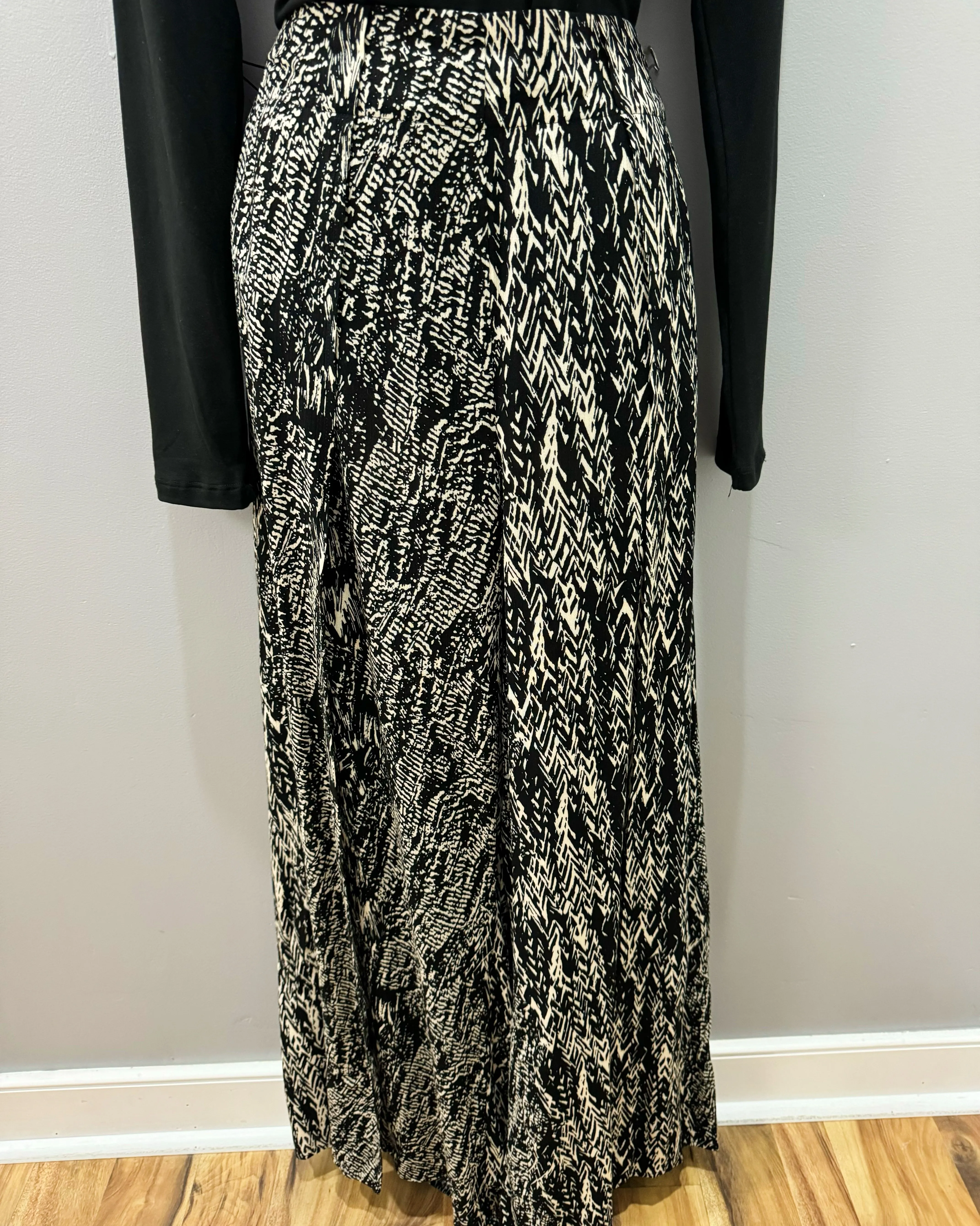 Nico CURVY Wide Leg Pants in Black FINAL SALE