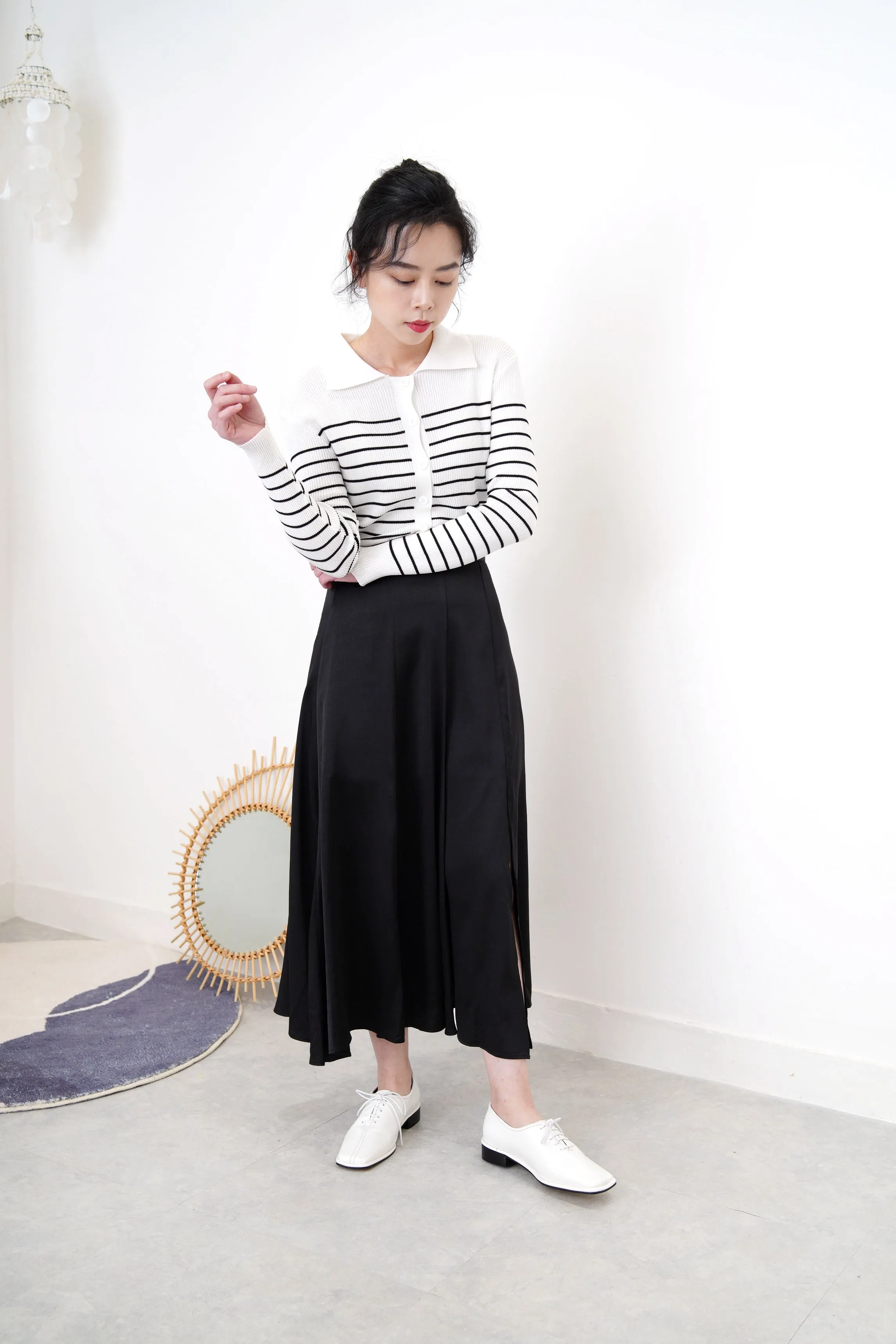 White stripes texture cardigan w/ collar